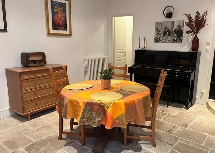The Coach House Apartment Saint-Come-de-Fresne