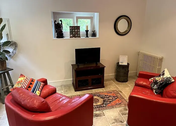 The Coach House Apartment *